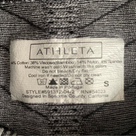 Small Athleta Sojourn Seamless Tank with Black and White Geometrical Design - Picture 11 of 11